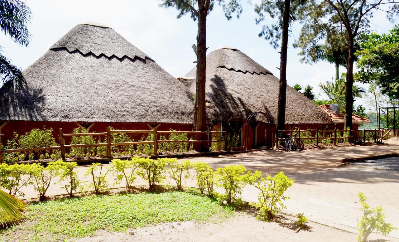 The Palms Beach Hotel And Restaurant Limited Entebbe Exterior photo